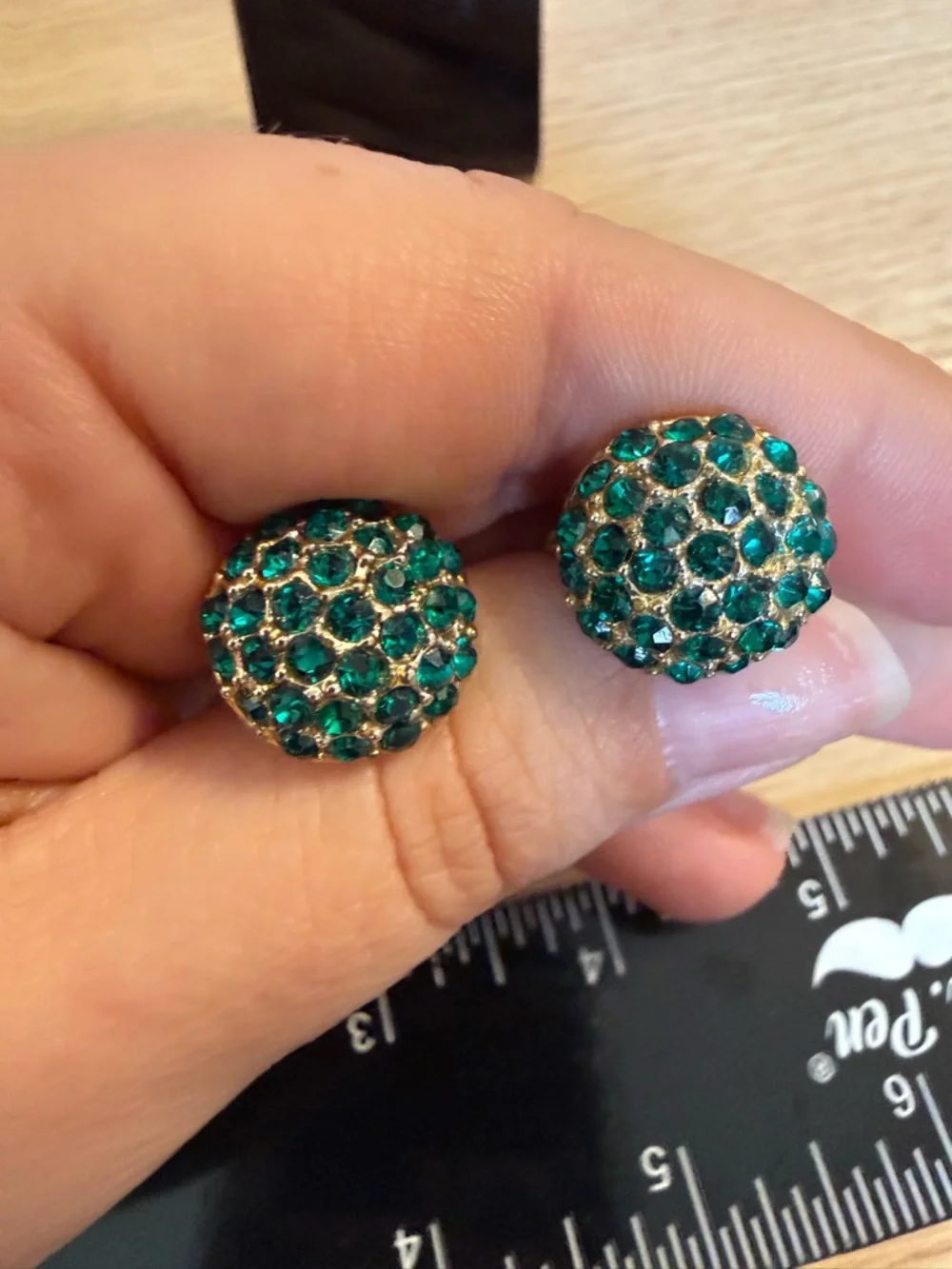 Vintage Coro Green Rhinestone Dome Screw Back Earrings Gold Tone Mid‎ Century